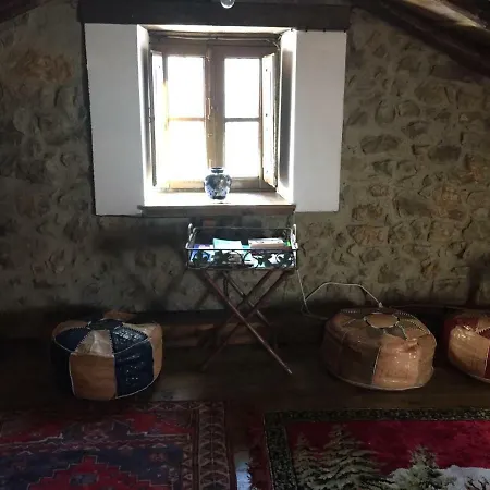 Prázdninový dům Vive Asturias En Casa De Aldea Buhardilla Tipica