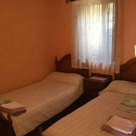 Prázdninový dům Vive Asturias En Casa De Aldea Buhardilla Tipica Campomanes
