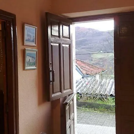 Vive Asturias En Casa De Aldea Buhardilla Tipica * Campomanes