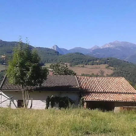 Prázdninový dům Vive Asturias En Casa De Aldea Buhardilla Tipica Campomanes