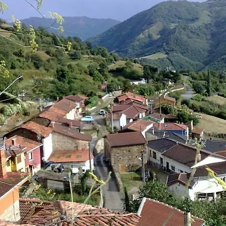 Vive Asturias En Casa De Aldea Buhardilla Tipica Campomanes